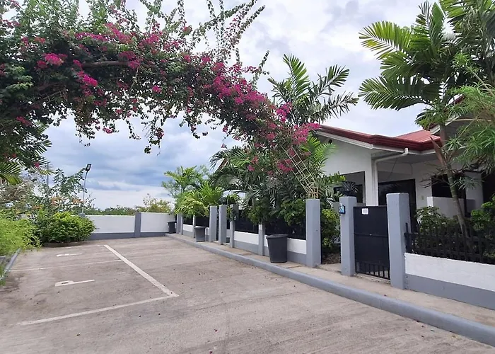 Garden Village 3*