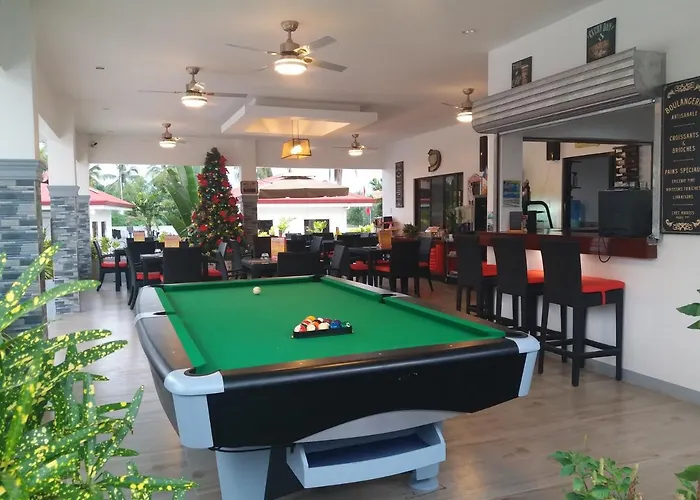 Garden Village 3*