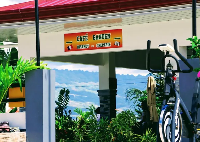 Garden Village 호텔